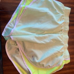 Nike shorts size medium